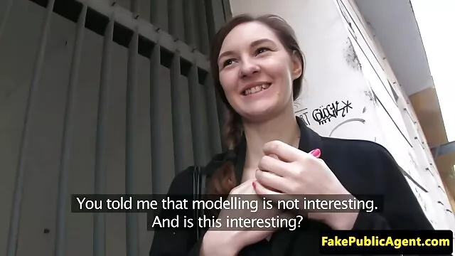 Ενηλίκων χωρίς εγγραφή  Krala busty κάνει τα πάντα για την βιντεο πορνο ελληνικα ευχαρίστηση