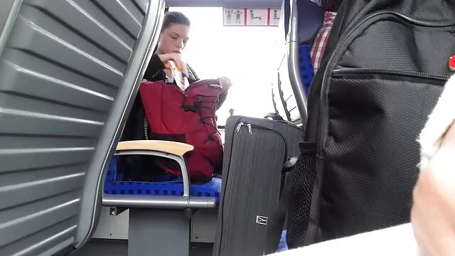 Ενηλίκων χωρίς εγγραφή  Μεγάλο κορμό παίρνει σε ελληνικα πορνο βιντεο ένα σφιχτό μουνί