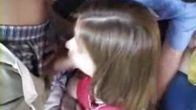 Ενηλίκων χωρίς εγγραφή  Πιάστε ζουμερά στις ελευθερα πορνο βιντεο κατακόμβες